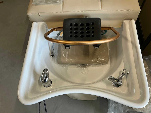 Takumi massagebed / headspa bed - afbeelding 10 van  11
