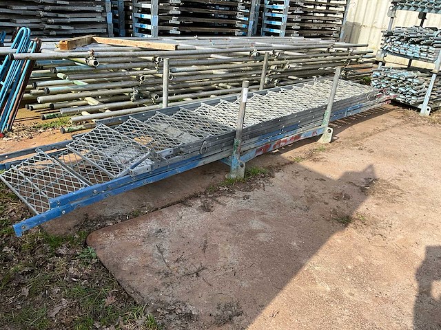 Talud trap (2x) - afbeelding 1 van  5