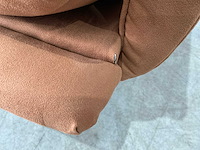 Tan putty lounge chair met ottoman - afbeelding 5 van  6