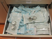 Tandartsgereedschappen w.o. tandsteen haken, beitels, injectoren, bek opentrekkers, tangen, scharen, etc. i... - afbeelding 2 van  5