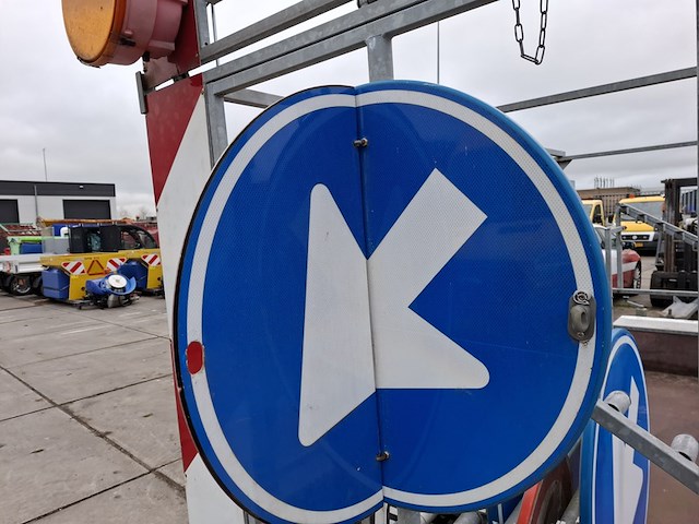 Tandemasser aanhangwagen met verkeersborden, anssems, bs, 2001 - afbeelding 5 van  24