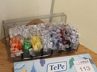 Tandenragers in diverse uitvoeringen in 2 organisers. - afbeelding 3 van  3