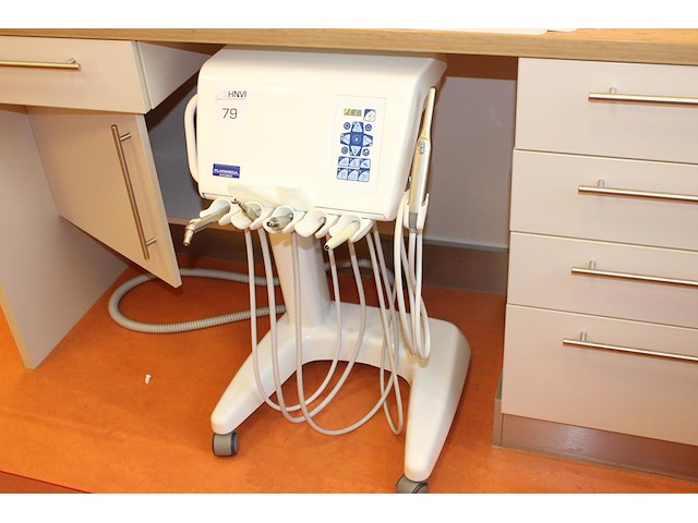 Tandheelkundige behandelunit planmeca compact (cart-uitvoering) met turbineslang, micromotor/contrahoekaans... - afbeelding 1 van  3