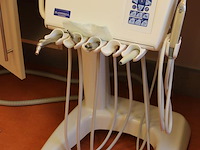 Tandheelkundige behandelunit planmeca compact (cart-uitvoering) met turbineslang, micromotor/contrahoekaans... - afbeelding 2 van  3
