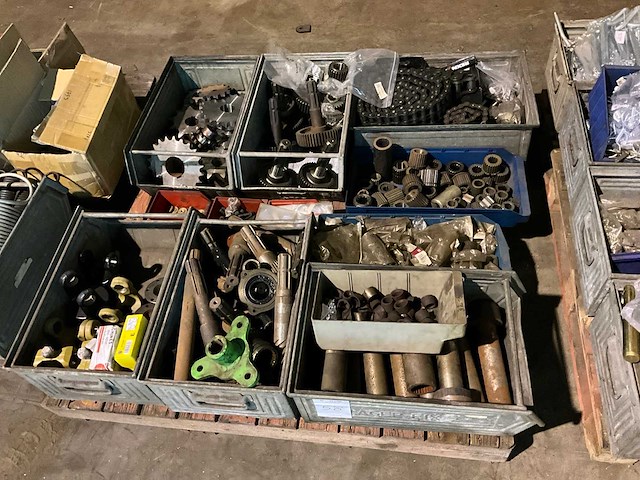 Tandwielen en aftakas onderdelen - afbeelding 1 van  7