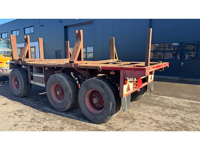 Tang trailer - afbeelding 19 van  25
