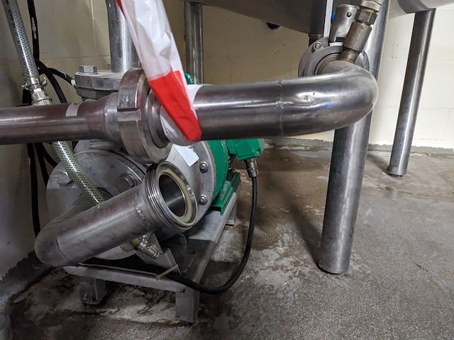 Tank 1000l en spoelpomp - afbeelding 5 van  8