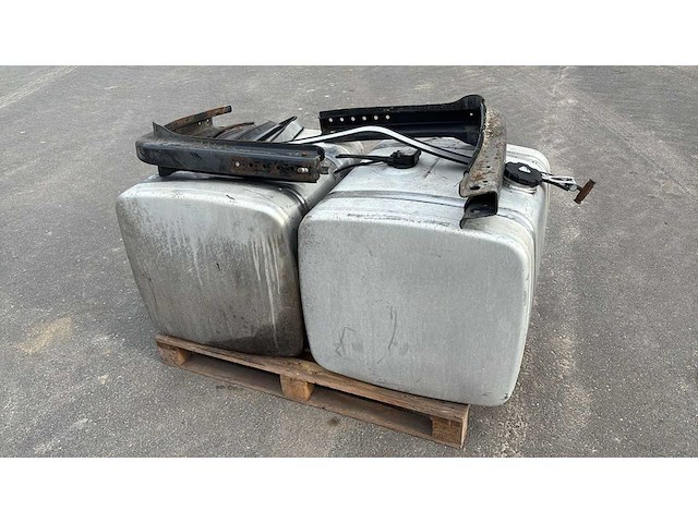 Tank (2x) - afbeelding 1 van  1