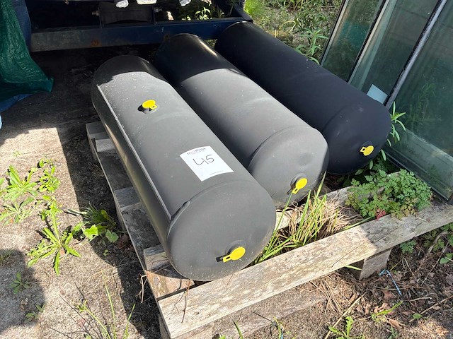 Tank - afbeelding 1 van  2