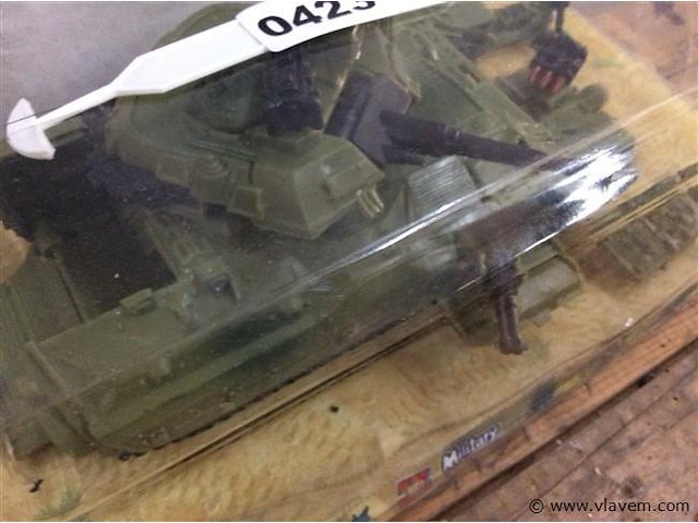 Tank - afbeelding 2 van  2
