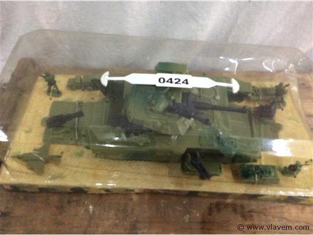 Tank - afbeelding 1 van  2
