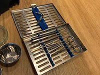 Tanos t-lock biological substance systainer met instrumenten - afbeelding 7 van  9