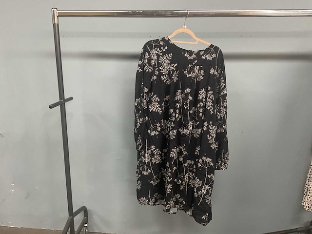 Tante betsy - diverse - kleding - afbeelding 5 van  46