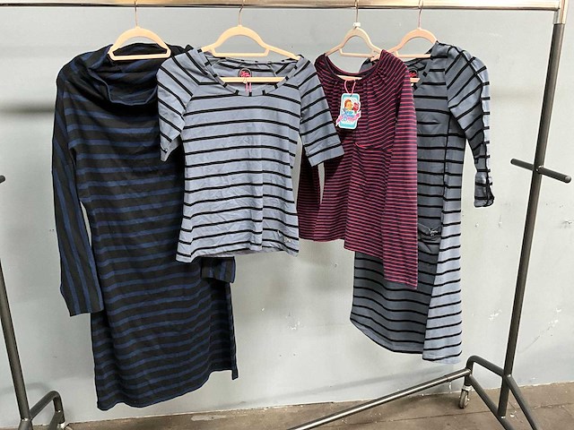 Tante betsy - diverse - kleding - afbeelding 1 van  46
