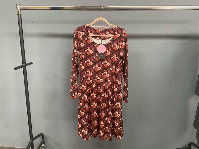 Tante betsy - diverse - kleding - afbeelding 21 van  46