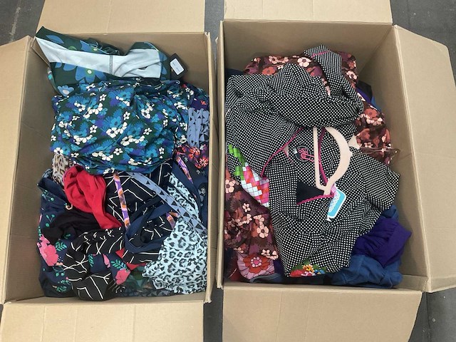Tante betsy - diverse - kleding - afbeelding 25 van  46
