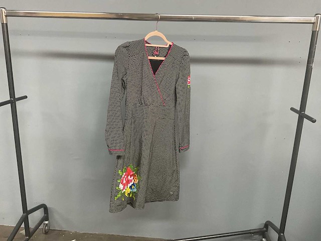 Tante betsy - diverse - kleding - afbeelding 27 van  46