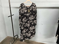 Tante betsy - diverse - kleding - afbeelding 32 van  46