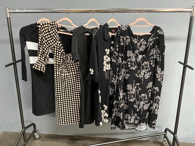Tante betsy - diverse - kleding - afbeelding 39 van  46