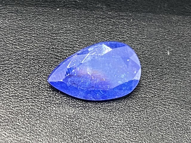 Tanzaniet - 11.23 carat natuurlijke tanzaniet (gecertificeerd) - afbeelding 1 van  5