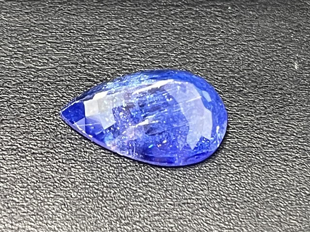 Tanzaniet - 11.23 carat natuurlijke tanzaniet (gecertificeerd) - afbeelding 2 van  5