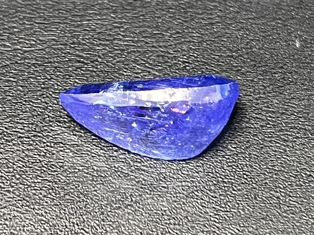 Tanzaniet - 11.23 carat natuurlijke tanzaniet (gecertificeerd) - afbeelding 3 van  5