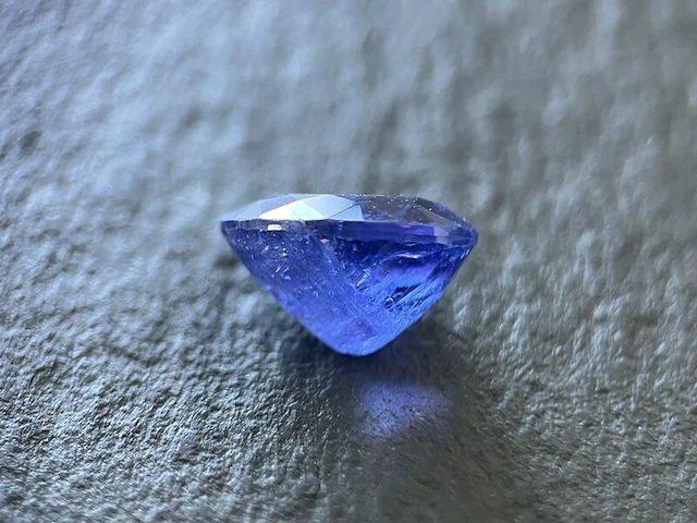 Tanzaniet - 6.71 carat natuurlijke tanzaniet - afbeelding 2 van  5