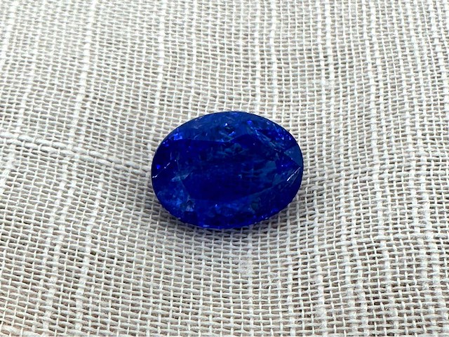 Tanzaniet - 7.11 carat natuurlijke tanzaniet (gecertificeerd) - afbeelding 1 van  2