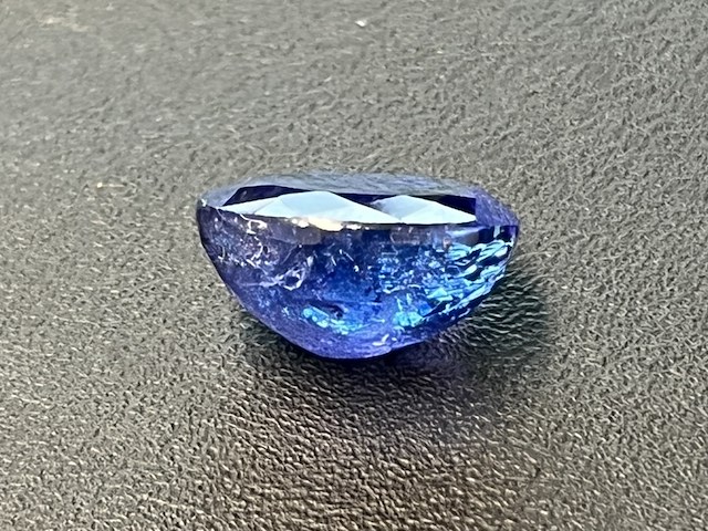 Tanzaniet - 7.92 carat natuurlijke tanzaniet (gecertificeerd) - afbeelding 3 van  5