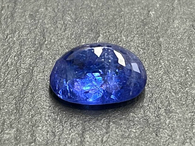 Tanzaniet 18.36 ct - afbeelding 2 van  4