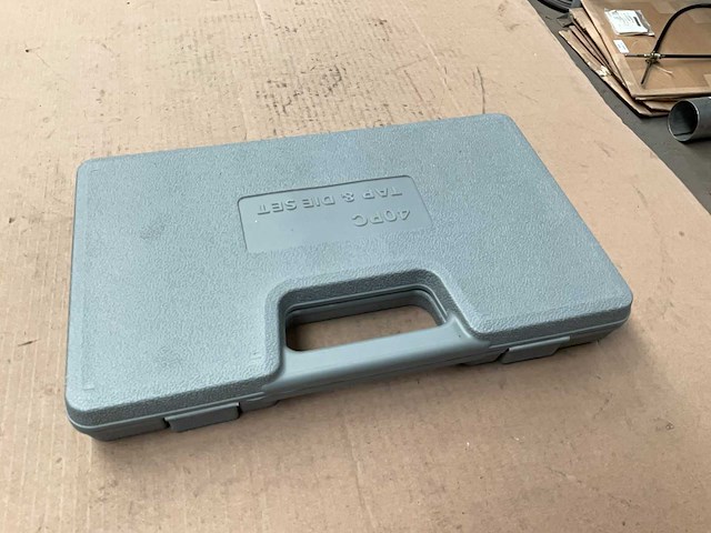 Tap- en draadsnijset - afbeelding 1 van  3