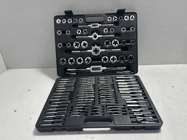 Tap- en snijplaten set 110 delig - afbeelding 1 van  1