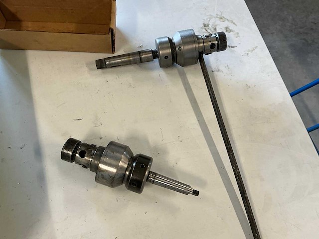Taphulpstuk en divers gereedschap - afbeelding 2 van  3