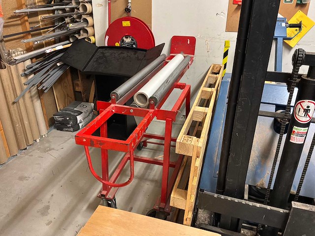 Tapijt snijder - afbeelding 1 van  4