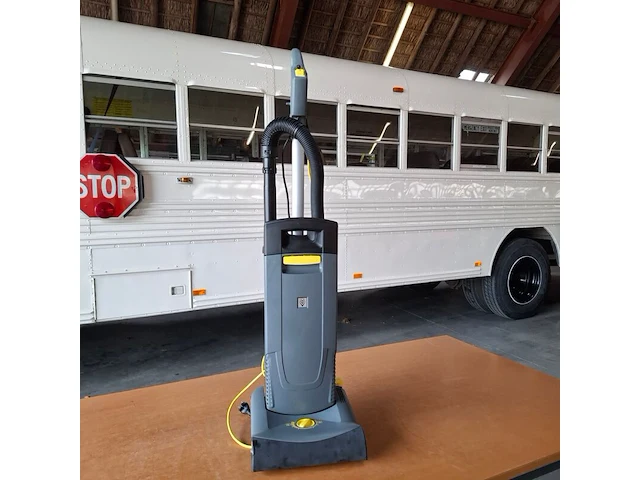 Tapijtborstelzuiger karcher, cv 30/1, bouwjaar 2020 - afbeelding 1 van  8