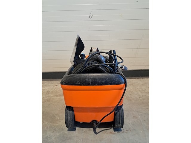 Tapijtreiniger - 230v kärcher, puzzi 100, bouwjaar 2011 - afbeelding 3 van  9