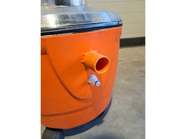 Tapijtreiniger - 230v kärcher, puzzi 100, bouwjaar 2011 - afbeelding 6 van  9