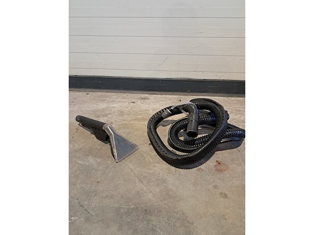 Tapijtreiniger - 230v kärcher, puzzi 100, bouwjaar 2011 - afbeelding 18 van  20