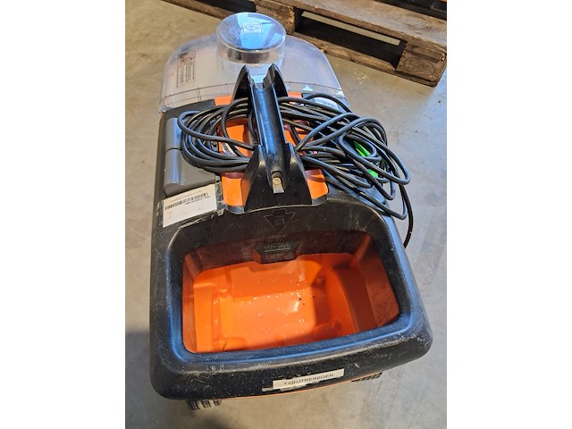 Tapijtreiniger - 230v kärcher, puzzi 100, bouwjaar 2011 - afbeelding 19 van  20