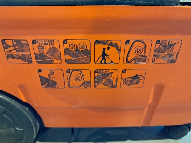 Tapijtreiniger - 230v kärcher, puzzi 100, bouwjaar 2012 - afbeelding 14 van  22