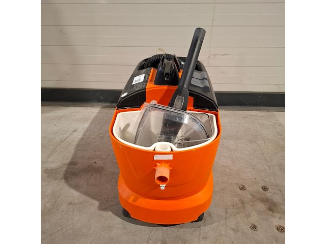 Tapijtreiniger - 230v, kärcher, puzzi 10/1, 2015 - afbeelding 3 van  6