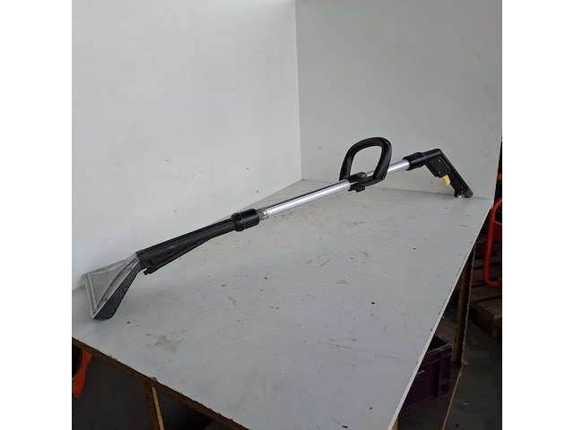 Tapijtreiniger - 230v kärcher, puzzi 10/1, bouwjaar 2016 - afbeelding 4 van  6