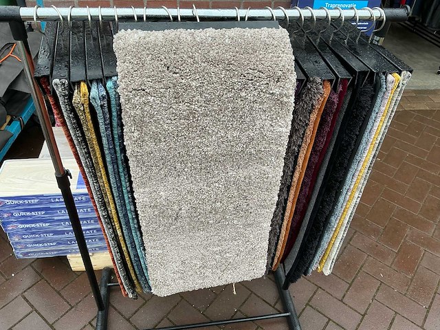 Tapijtrollen, laminaat, gordijnen, tapijtkar, tapijsealmachine en polyestervlies (6x) - afbeelding 2 van  18