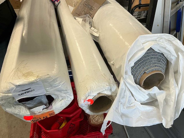 Tapijtrollen, laminaat, gordijnen, tapijtkar, tapijsealmachine en polyestervlies (6x) - afbeelding 4 van  18