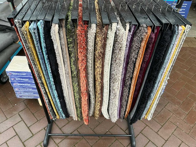 Tapijtrollen, laminaat, gordijnen, tapijtkar, tapijsealmachine en polyestervlies (6x) - afbeelding 18 van  18