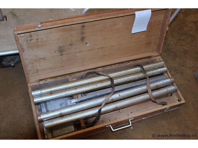 Tapijtspanner in kist - afbeelding 1 van  2