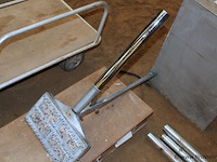 Tapijtspanner in kist - afbeelding 2 van  2