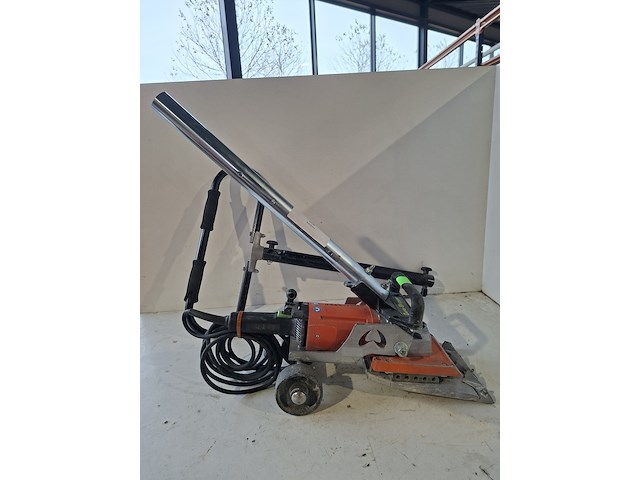 Tapijtstripper - 230v uzin utz / wolff, duro-stripper 2.0, bouwjaar 2019 - afbeelding 1 van  5