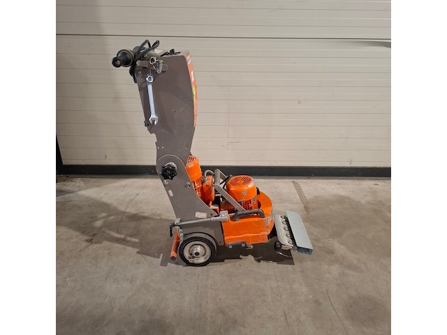 Tapijtstripper zwaar 230v, blastrac, 1-7d, 2019 - afbeelding 1 van  7