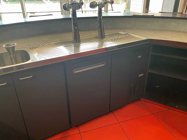Tapinstallatie met spoelbak - afbeelding 5 van  10
